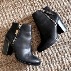 Black Aldo booties size 7 with gold zipper
